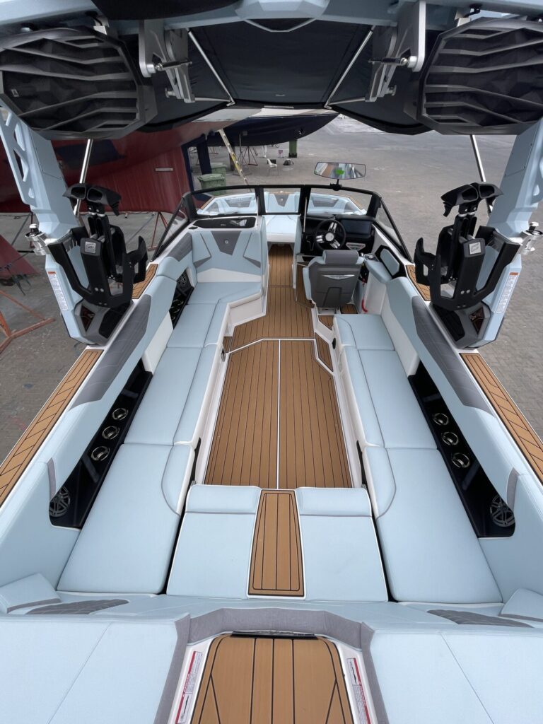 סירת וייקסרף NAUTIQUE S25 2023 - סטרים יאכטות