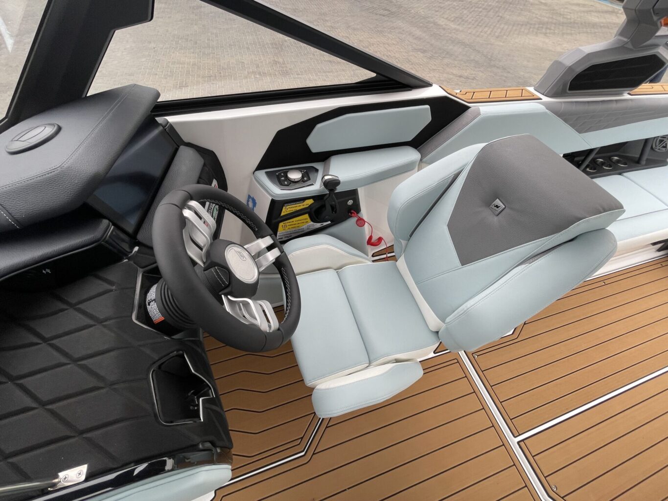 סירת וייקסרף NAUTIQUE S25 2023 - סטרים יאכטות