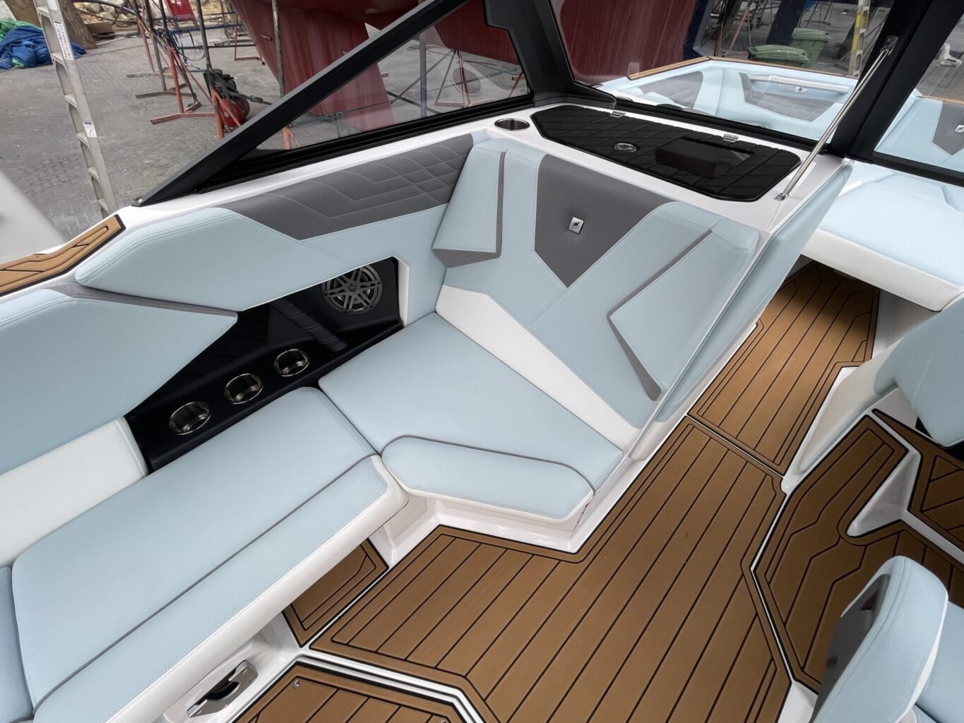 סירת וייקסרף NAUTIQUE S25 2023 - סטרים יאכטות