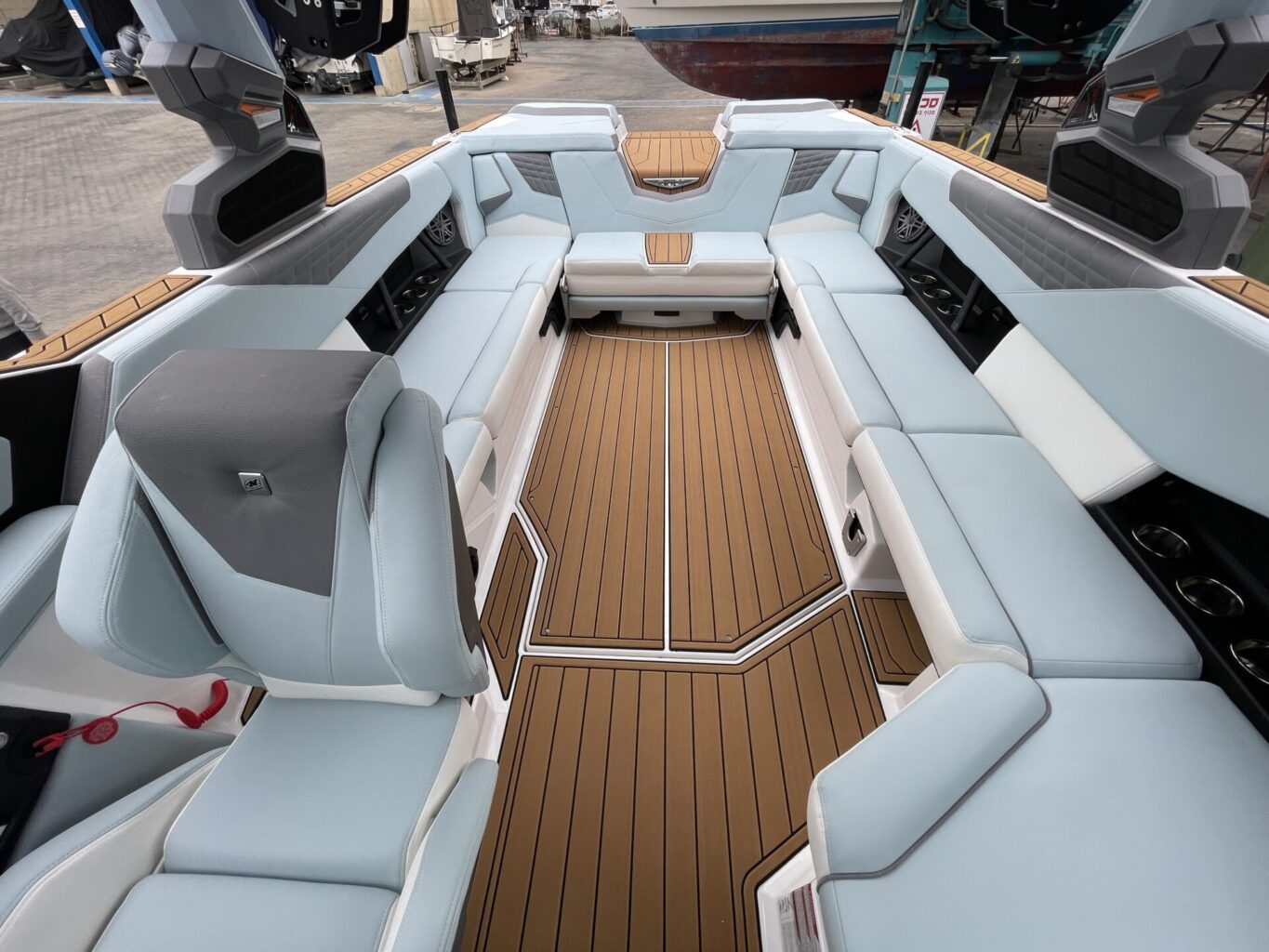 סירת וייקסרף NAUTIQUE S25 2023 - סטרים יאכטות