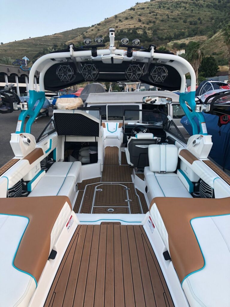 סירת ווייקסרף ווייקבורד NAUTIQUE G25 2017 - סטרים יאכטות