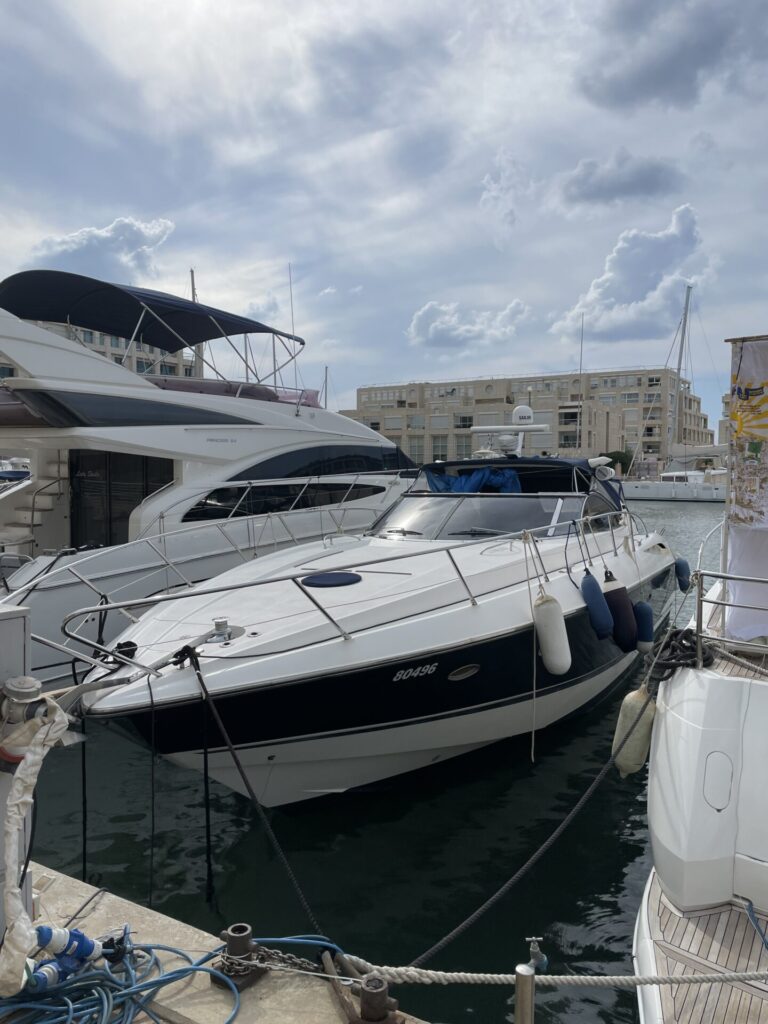 יאכטה יוקרתית SUNSEEKER CAMARAGUE 50 2002 - סטרים יאכטות