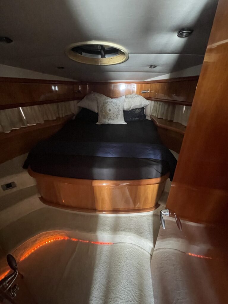 יאכטה יוקרתית SUNSEEKER CAMARAGUE 50 2002 - סטרים יאכטות