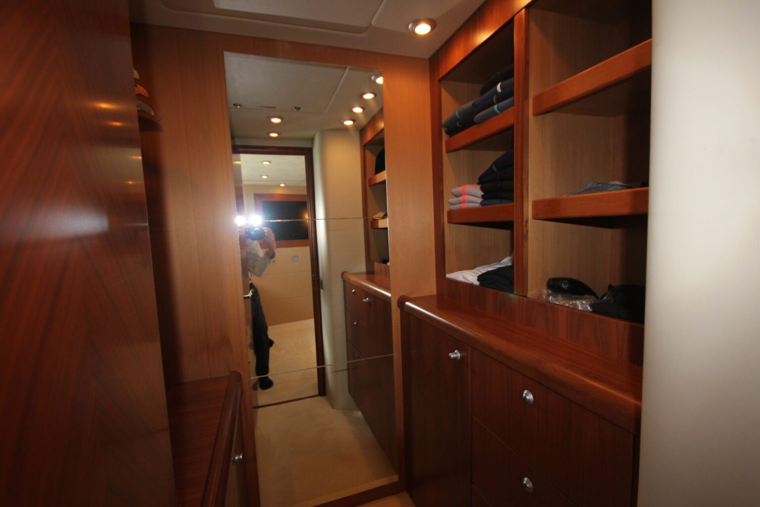 מנועית Sunseeker 75 Yacht יד שנייה - סטרים יאכטות
