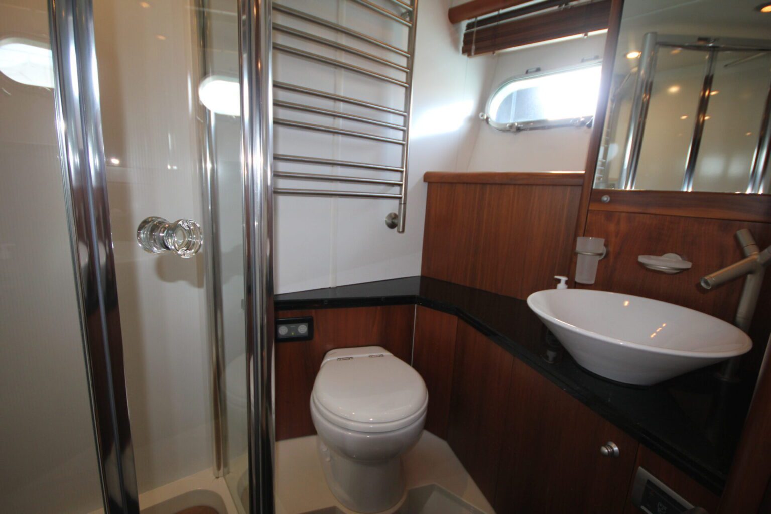 מנועית Sunseeker 75 Yacht יד שנייה - סטרים יאכטות