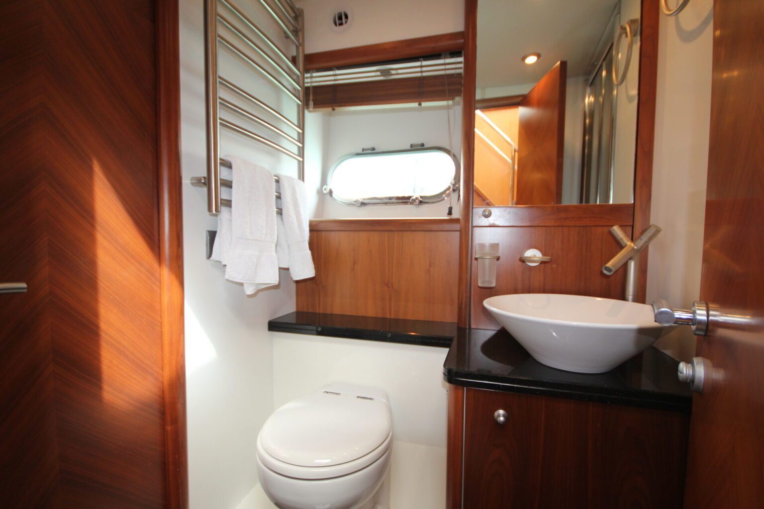מנועית Sunseeker 75 Yacht יד שנייה - סטרים יאכטות