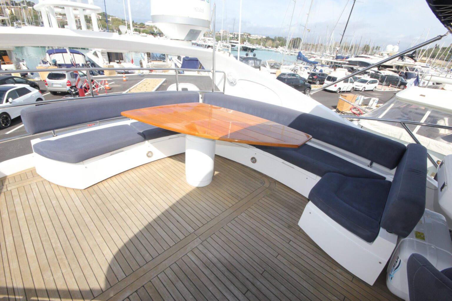 מנועית Sunseeker 75 Yacht יד שנייה - סטרים יאכטות