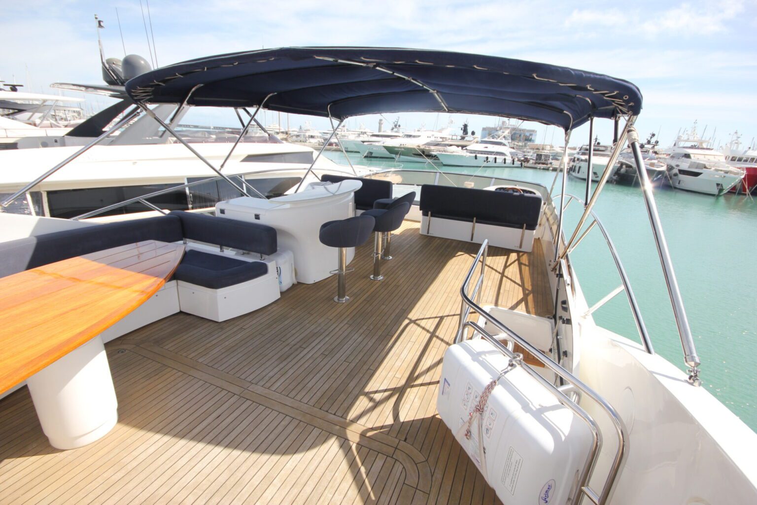 מנועית Sunseeker 75 Yacht יד שנייה - סטרים יאכטות