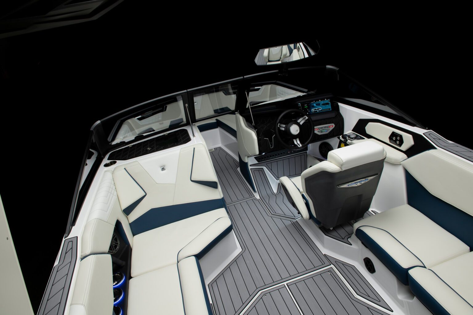 סירת וויקסרף/וויקבורד NAUTIQUE S25 2024 - סטרים יאכטות