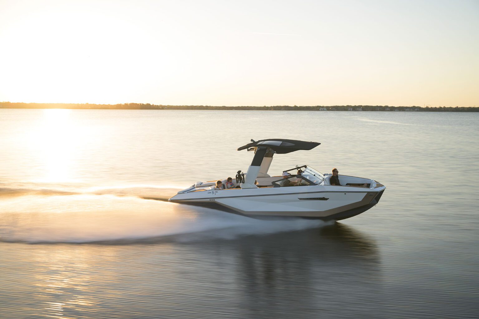 NAUTIQUE G25 2025 סירת וויקסרף/וויקבורד - סטרים יאכטות 