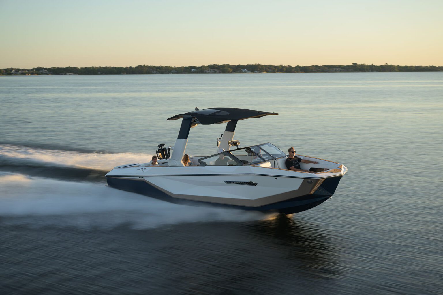 NAUTIQUE G25 2025 סירת וויקסרף/וויקבורד - סטרים יאכטות 