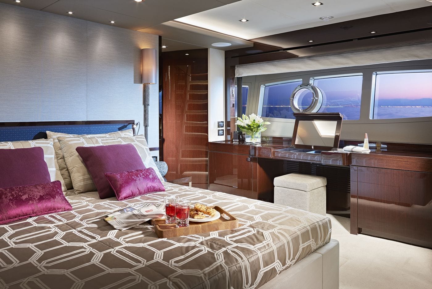 יאכטה Sunseeker Yacht 95 - סטרים יאכטות