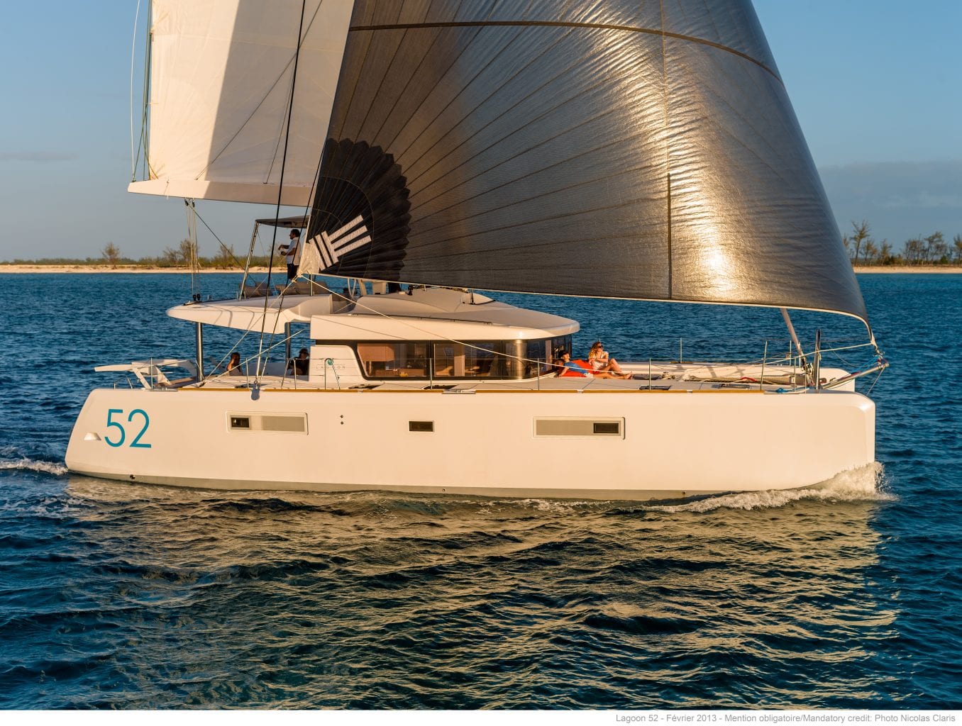 יאכטה קטמרן LAGOON 52F - סטרים יאכטות