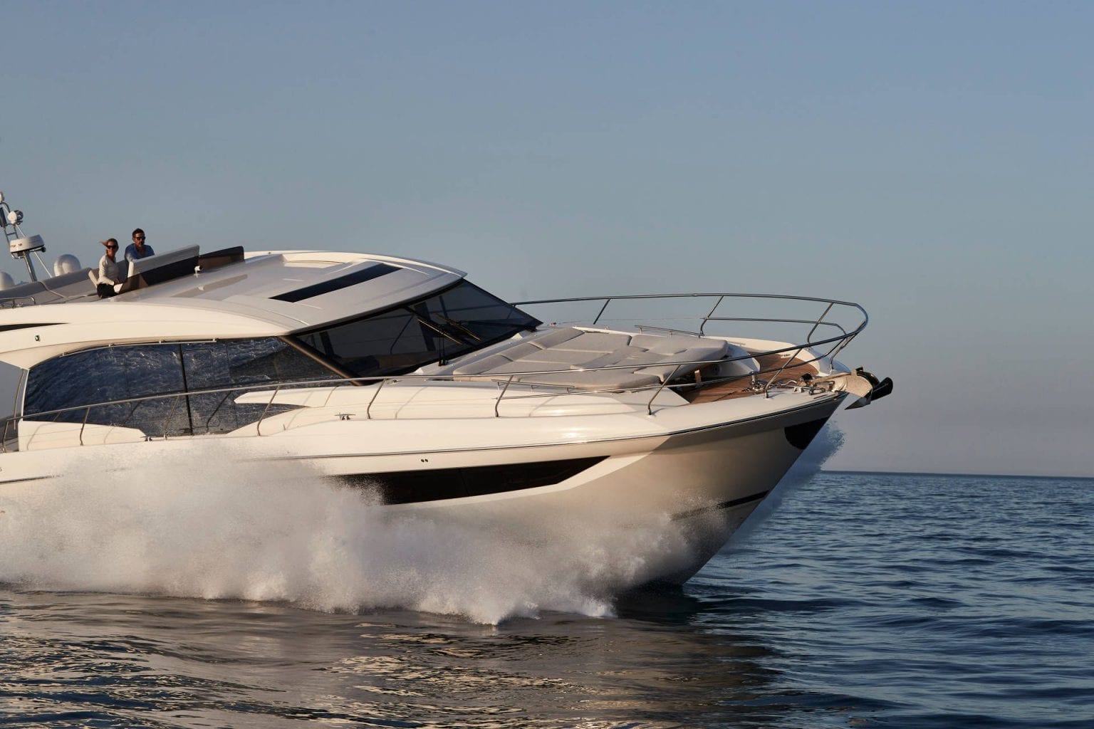 יאכטה PRESTIGE 590S - סטרים יאכטות