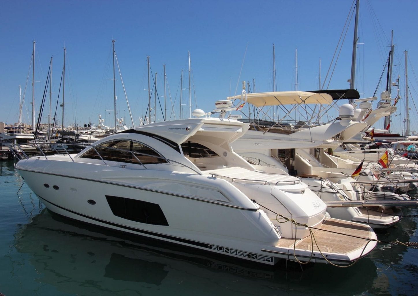 יאכטה Sunseeker Portofino 48 יד שניה - יאכטה מנועית Sunseeker Portofino 48 יד שניה - סטרים יאכטות