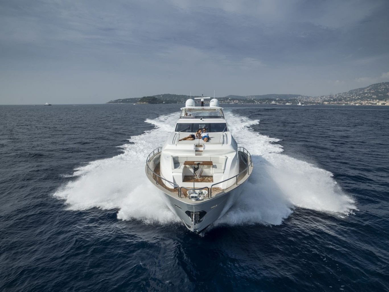 יאכטה Sunseeker Yacht 95 - סטרים יאכטות