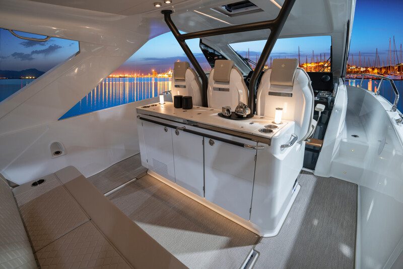 JEANNEAU DB/37 INBOARD - סטרים יאכטות