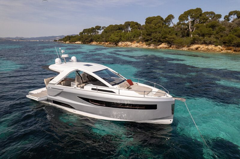 JEANNEAU DB/37 INBOARD - סטרים יאכטות