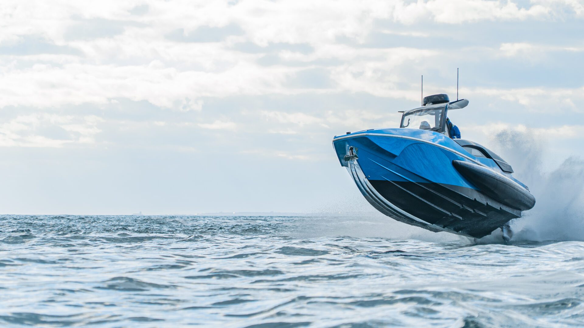 SUNSEEKER HAWK 38 - סטרים יאכטות