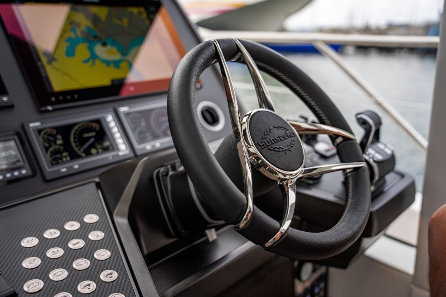 מנועית SUNSEEKER 75 SPORT YACHT - סטרים יאכטות