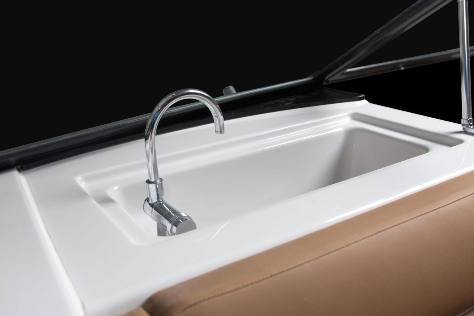 סירת ספורט GLASTRON GTD 205 - סירת ספורט Glastron GTD 205 - סטרים יאכטות