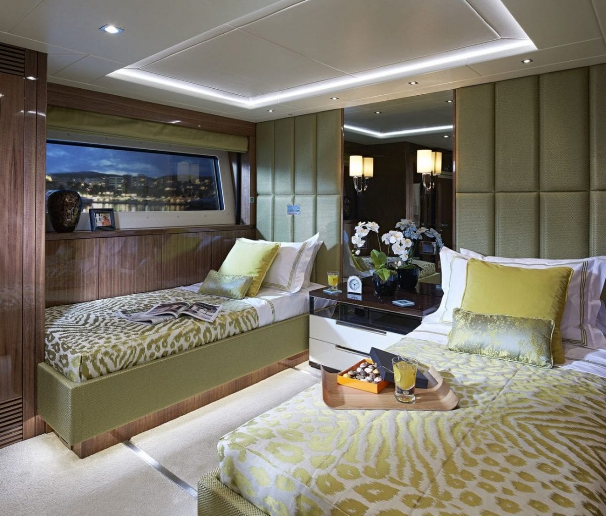 יאכטה Sunseeker Yacht 131 - יאכטה Sunseeker Yacht 131 - סטרים יאכטות