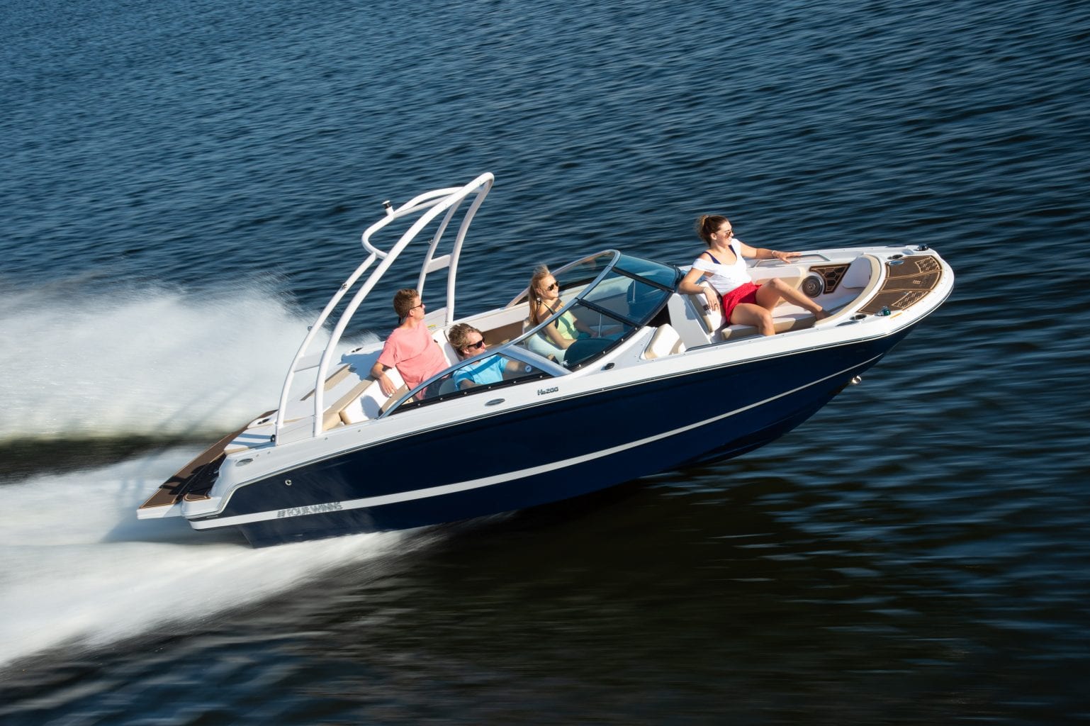 סירת מנוע (ספורט) Four Winns 220 - סירת מנוע (ספורט) Four Winns 220 - סטרים יאכטות
