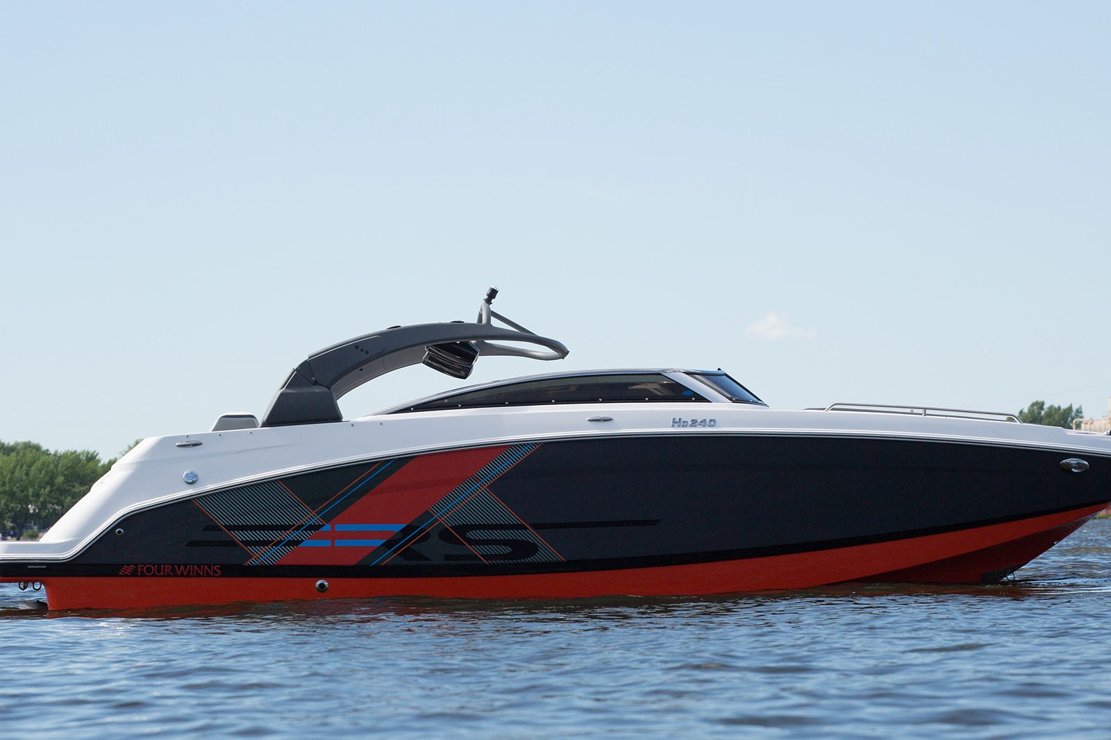 סירת מנוע (ספורט) Four Winns 240 - סירת מנוע (ספורט) Four Winns 240 - סטרים יאכטות