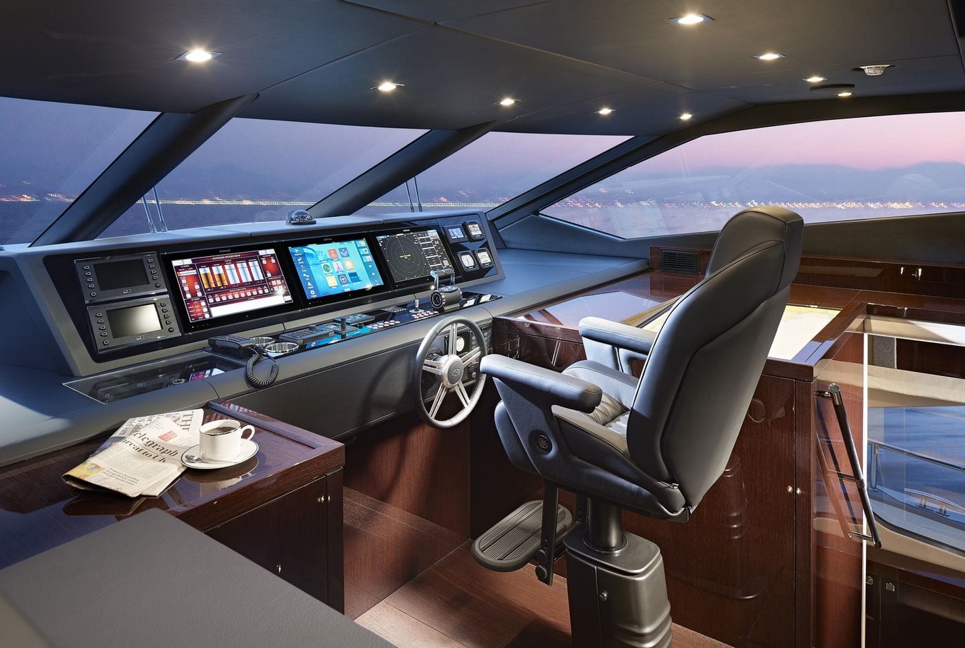 יאכטה Sunseeker Yacht 95 - סטרים יאכטות
