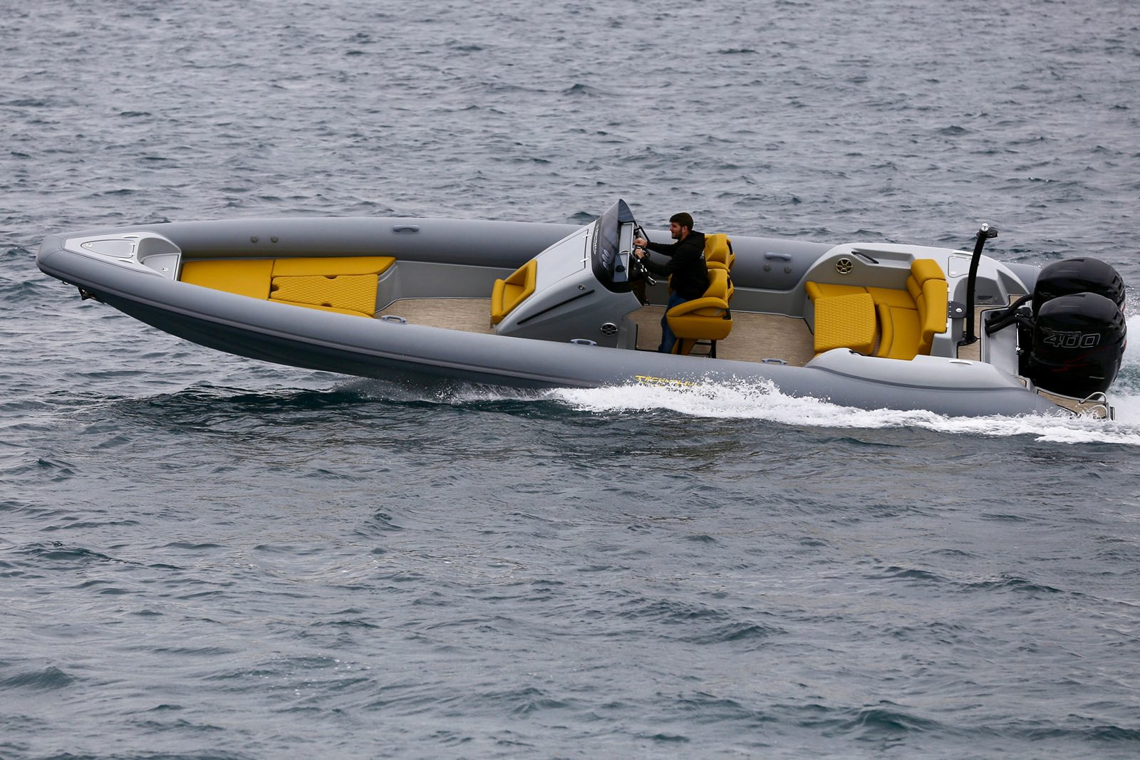 סירת ספורט GLASTRON GTD 205 - סירה חצי קשיחה TECHNOHULL seaDNA999G5 - סטרים יאכטות