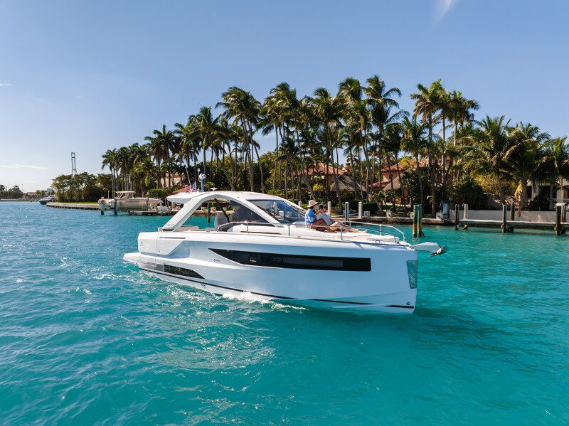 JEANNEAU DB/37 OUTBOARD - סטרים יאכטות