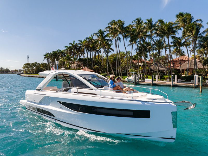 JEANNEAU DB/37 OUTBOARD - סטרים יאכטות