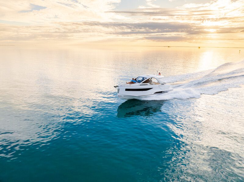 JEANNEAU DB/37 OUTBOARD - סטרים יאכטות