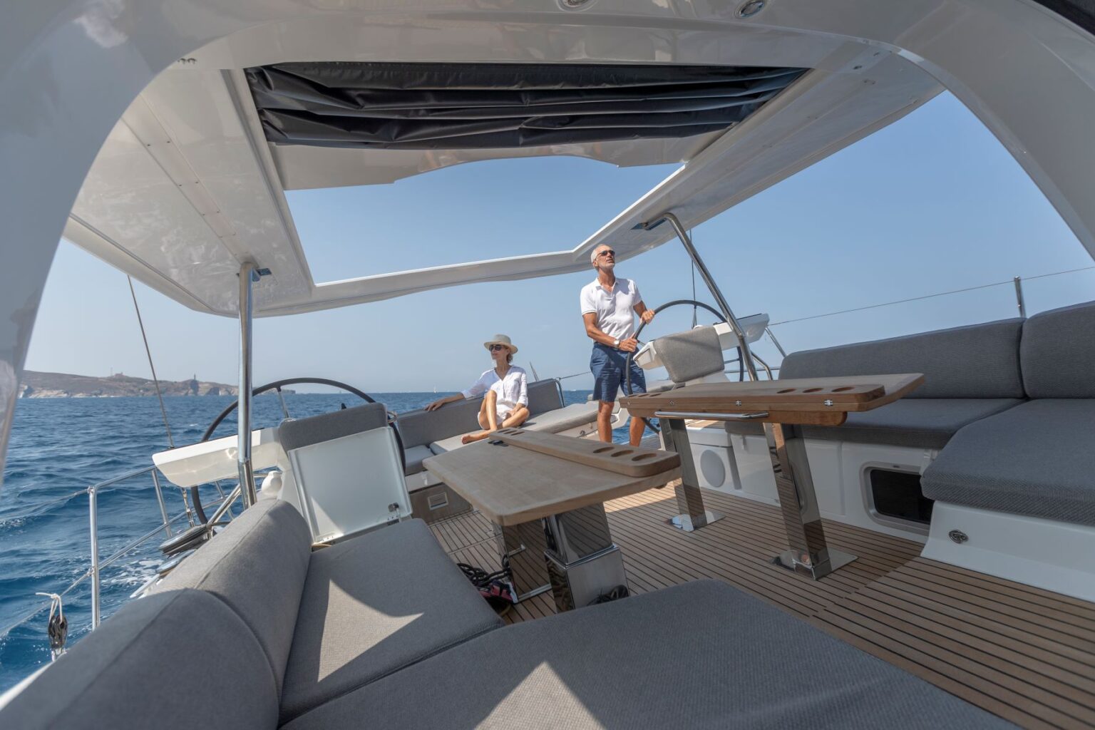מפרשית JEANNEAU YACHTS 60 - סטרים יאכטות