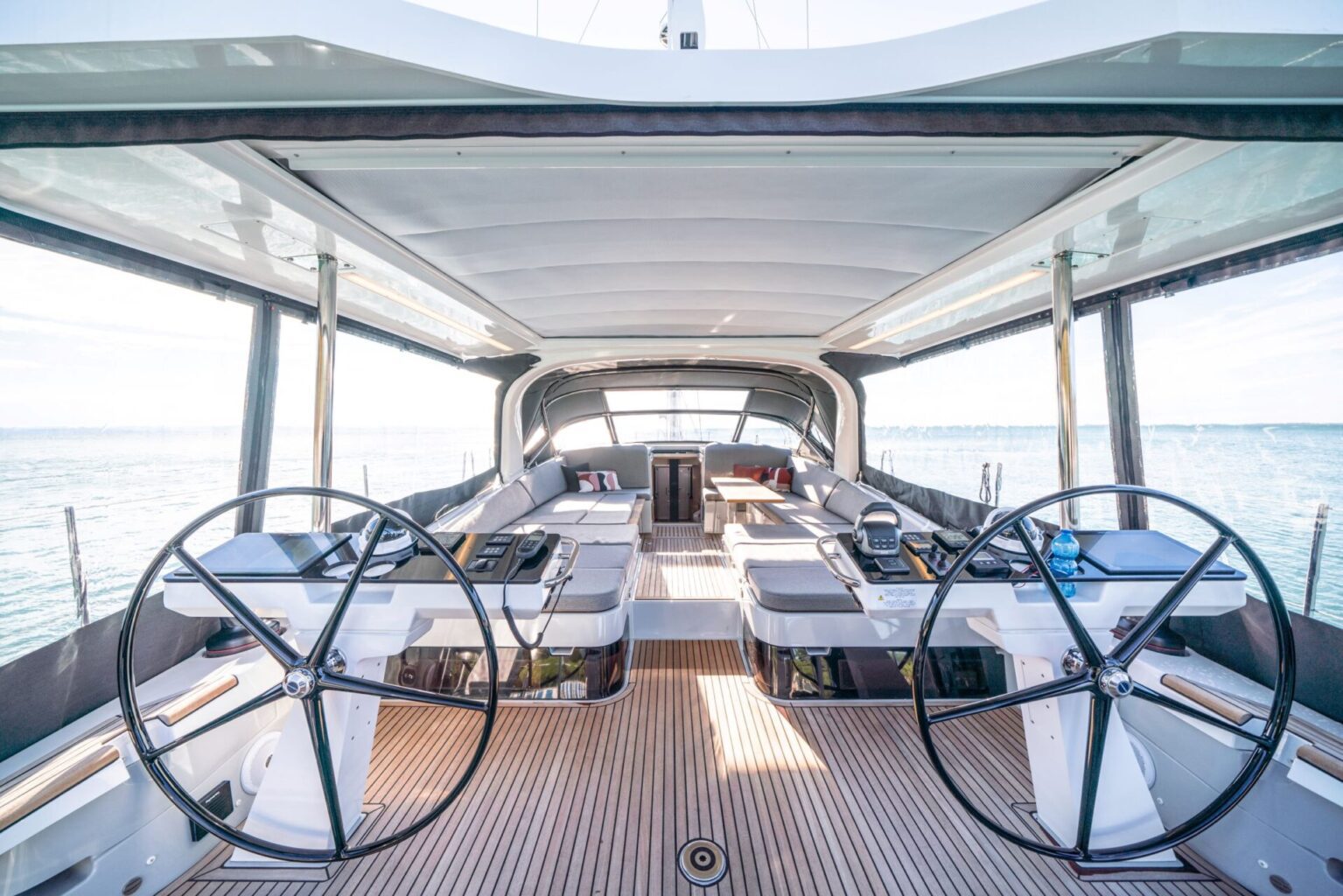 מפרשית JEANNEAU YACHTS 65 - סטרים יאכטות