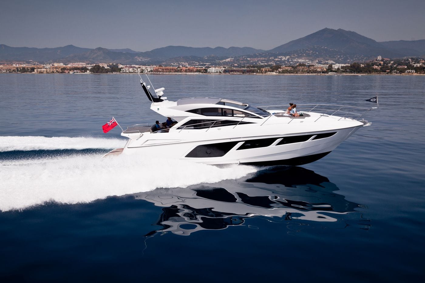 יאכטה Sunseeker Predator 57 - יאכטה Sunseeker Predator 57 - סטרים יאכטות