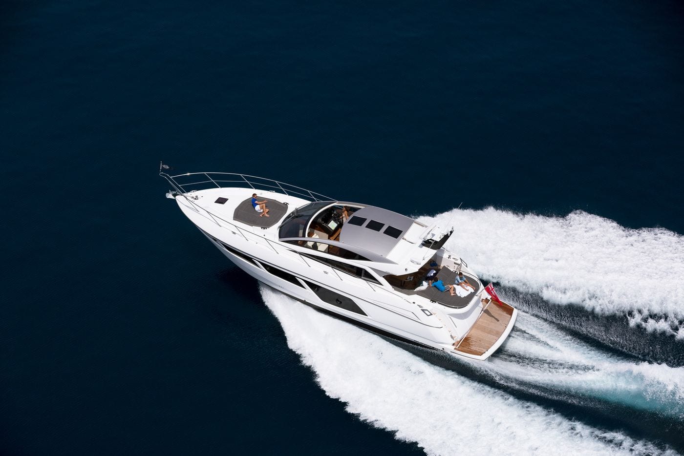 יאכטה Sunseeker Predator 57 - יאכטה Sunseeker Predator 57 - סטרים יאכטות