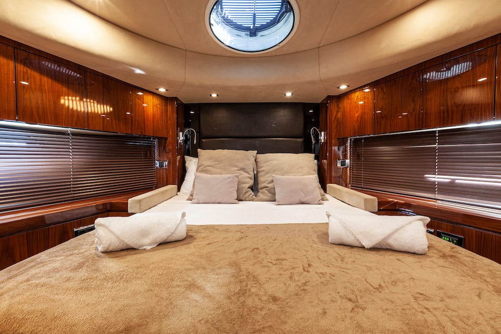 Sunseeker Manhattan 63 - Stream Yachts
