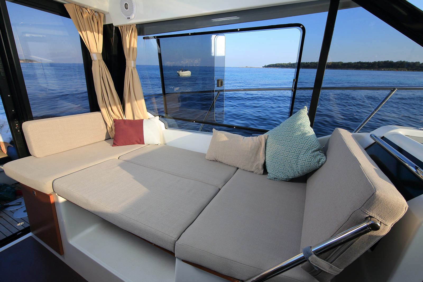 סירת מנוע JEANNEAU MERRY FISHER 895 - Jeanneau Merry Fisher 895 - Stream Yachts