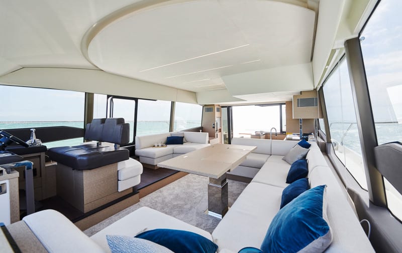 יאכטה PRESTIGE 590 FLYBRIDGE - סטרים יאכטות