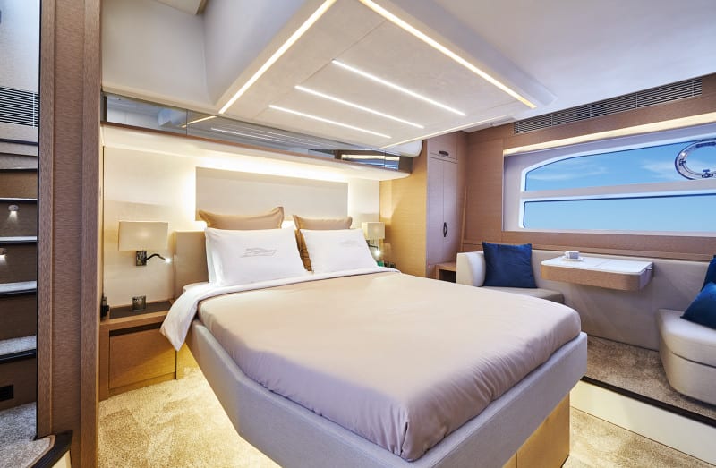יאכטה PRESTIGE 590 FLYBRIDGE - סטרים יאכטות