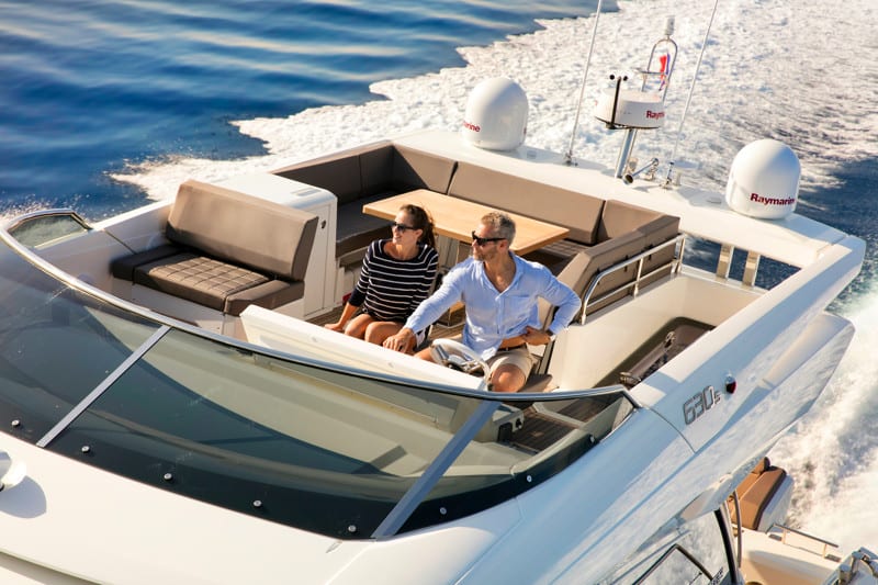 PRESTIGE 630 Sport Flybridge - סטרים יאכטות