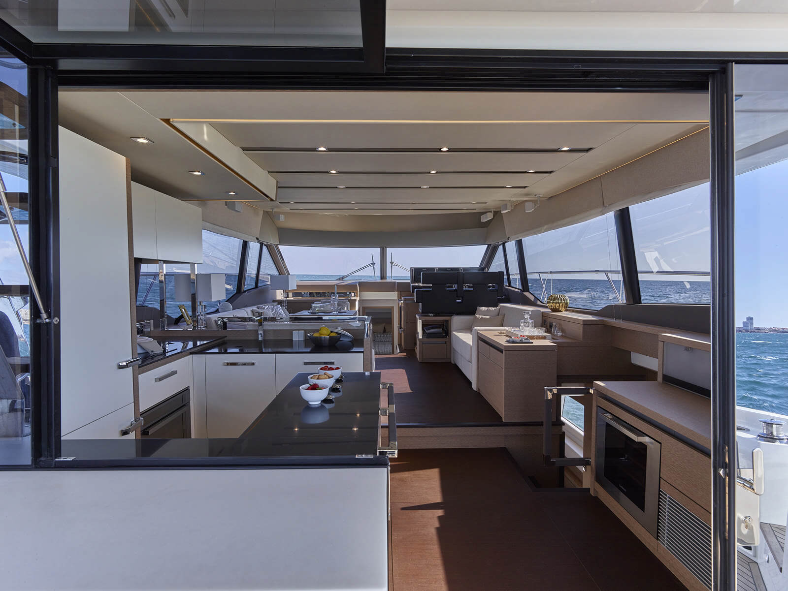 Prestige 630F - Stream Yachts