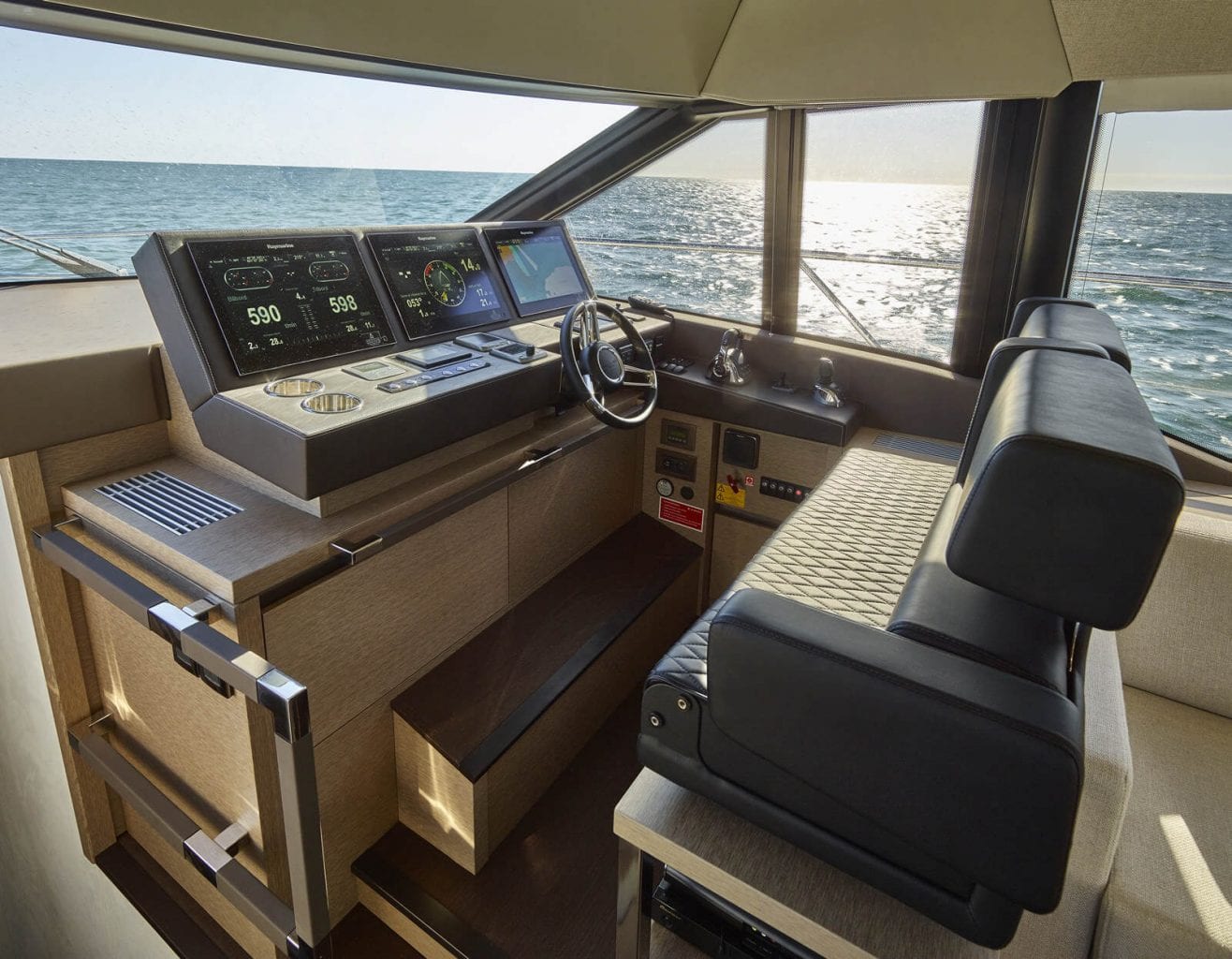 יאכטה PRESTIGE 630 Fly - יאכטה PRESTIGE 630 Fly - סטרים יאכטות