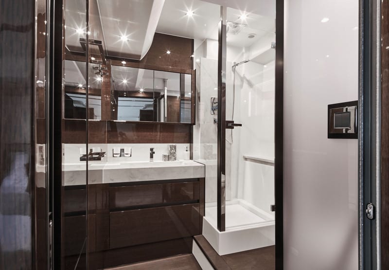 PRESTIGE 630 Sport Flybridge - סטרים יאכטות