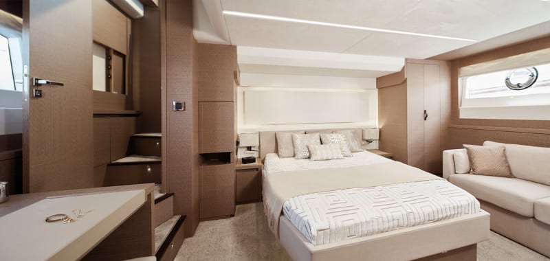 PRESTIGE 630 Sport Flybridge - סטרים יאכטות