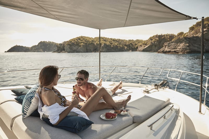 יאכטה PRESTIGE 590 FLYBRIDGE - סטרים יאכטות