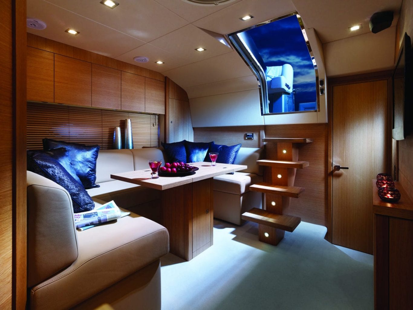 יאכטה Sunseeker Portofino 48 יד שניה - יאכטה מנועית Sunseeker Portofino 48 יד שניה - סטרים יאכטות
