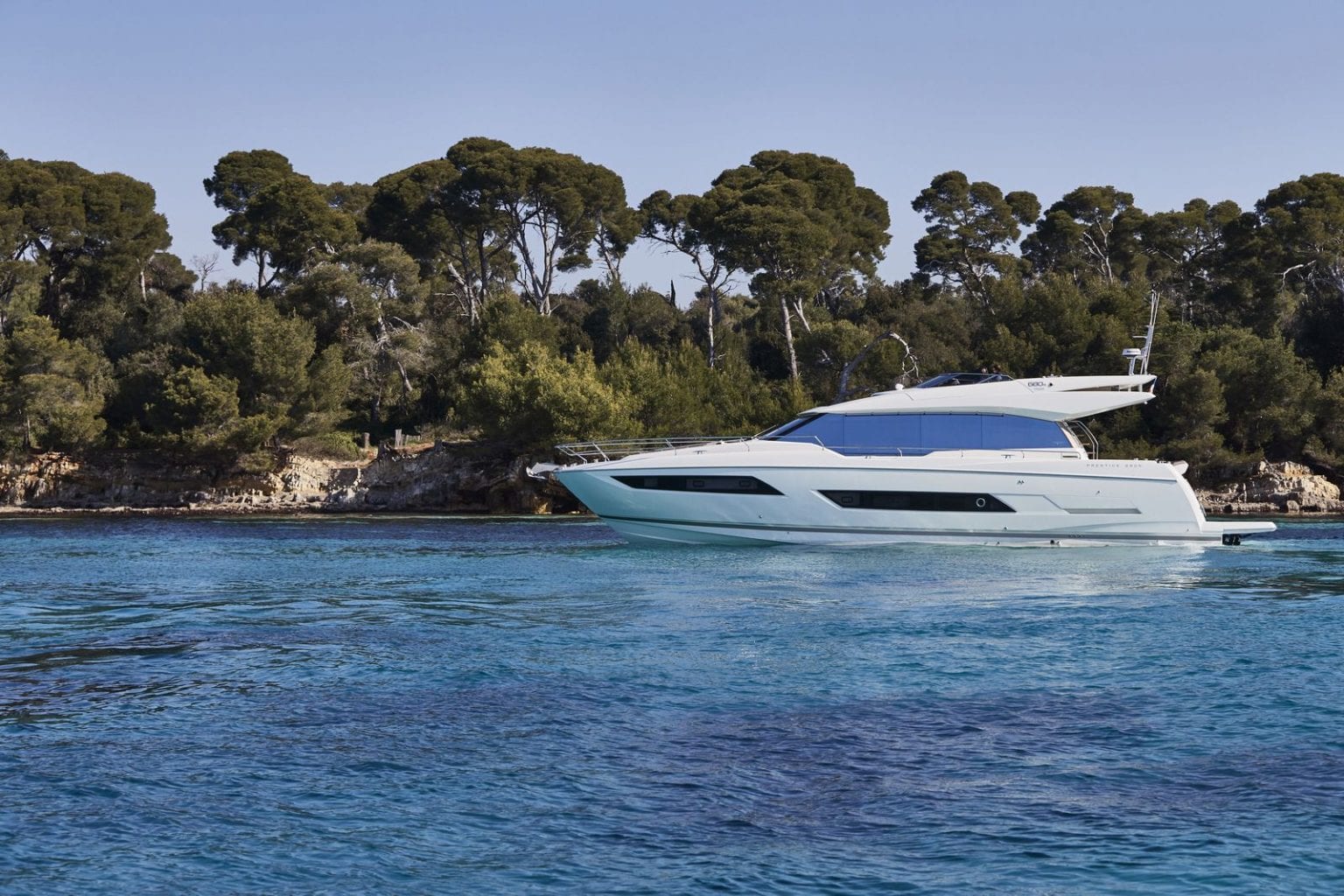 PRESTIGE 690 Sport - סטרים יאכטות