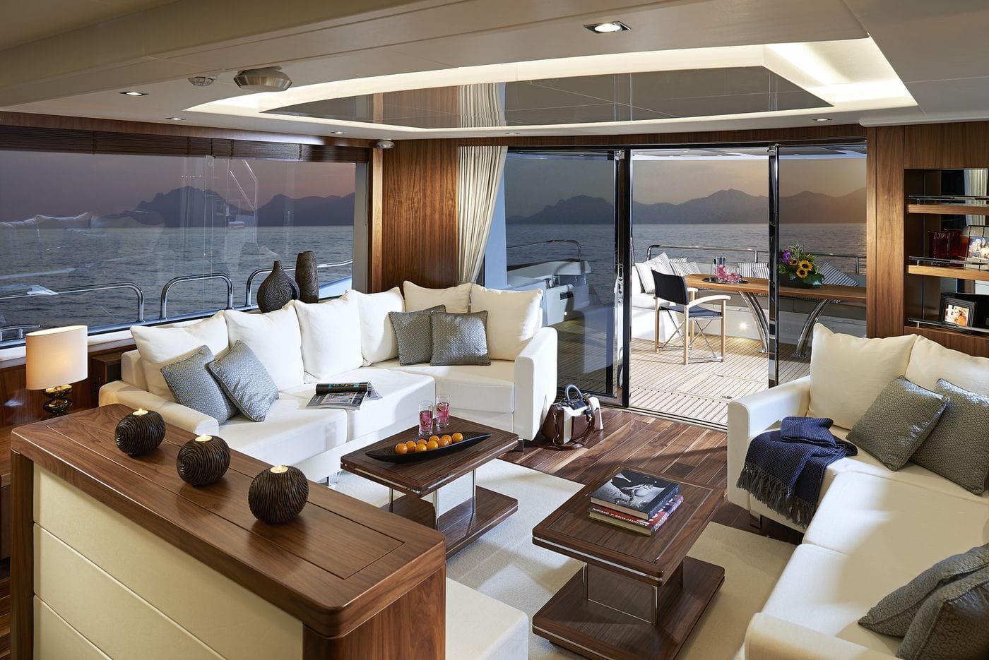 יאכטה Sunseeker Yacht 86 - סטרים יאכטות